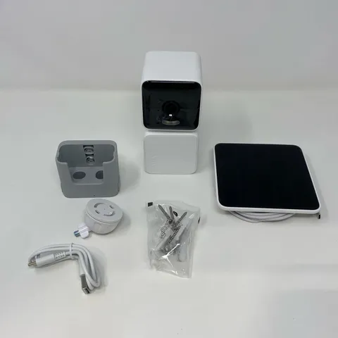 Wyze Solar Cam Pan Wireless Outdoor Camera + Solar Panel - White