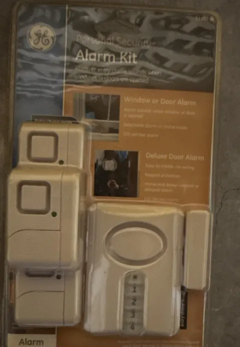 GE Personal Security Alarm Kit 51107 120dB Deluxe Door & Window Alarm