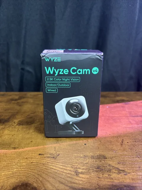Wyze Cam v4 - 2.5K QHD Indoor/Outdoor WiFi Smart Security Camera (D2)