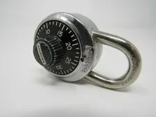 Master Lock Co Combination Pad Lock Back Key Hole 82346 V56