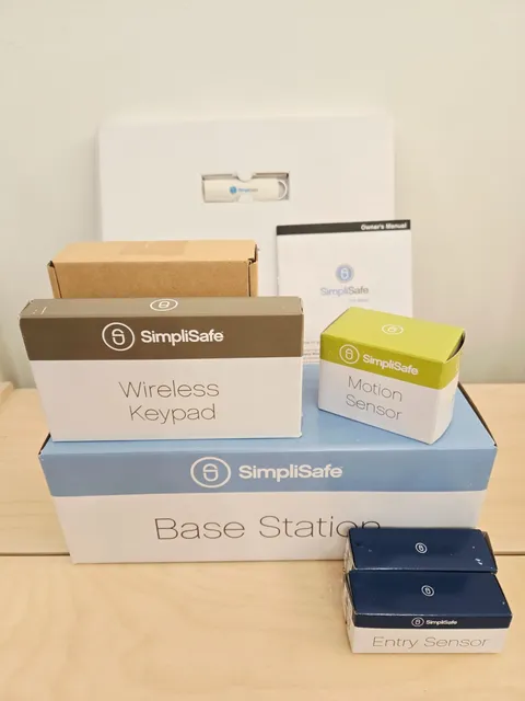 SimpliSafe SS-1500 Home Security System Open Box Base Station Keypad Sensors