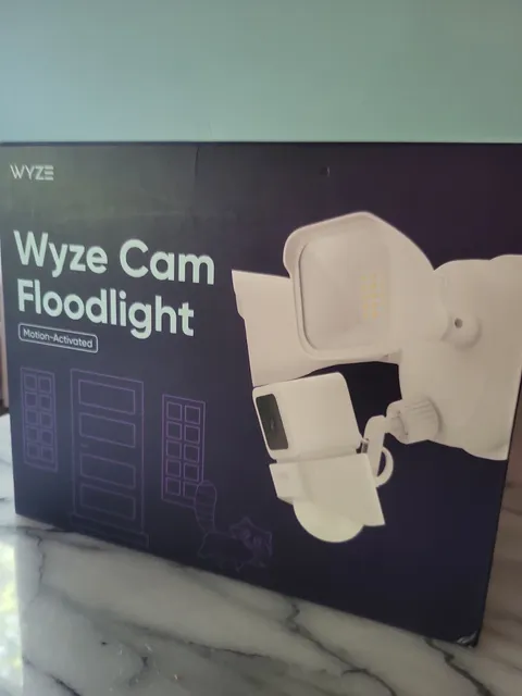Wyze Cam Floodlight with 2600 Lumen LEDs