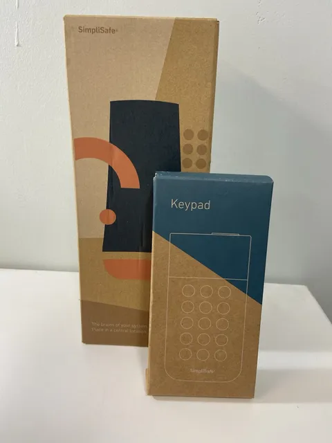 BRAND NEW SimpliSafe Base Station SSBS3 With Power Adapter & Keypad
