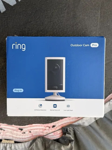 BRAND NEW Ring Outdoor Cam Pro Retinal 4K Plug-In White 1-Pack 📹