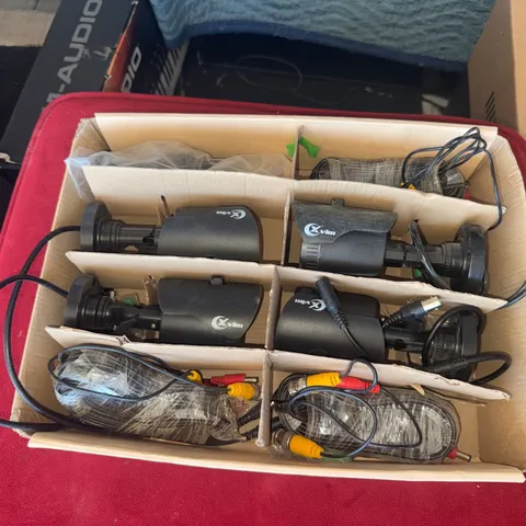 XVIM SECURITY CAMERA ADD ON KIT 4 Cameras 4 AV cables LQQK