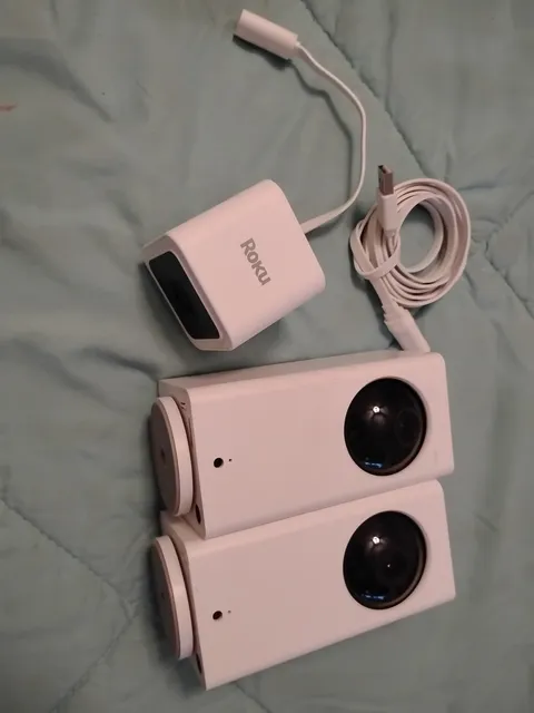 Set of 2 Roku Indoor Camera 360 SE 1080p+1 Smaller Smart Security Cameras