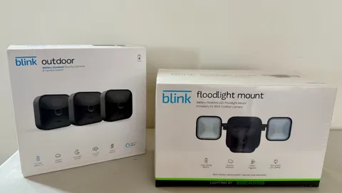 Blink Outdoor 3 Camera Security System + Floodlight Mount + Blink Mini NEW/Open 