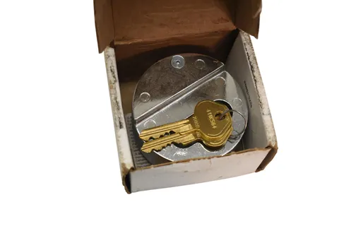Master Lock 6271KA Puck Padlock Keyed Alike 411K564 W/ 3 Keys Silver Hidden