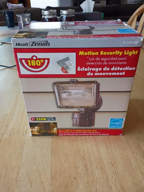 Heath Zenith 180 Degree Motion Security Light 250 W SL-5525-BZ-C