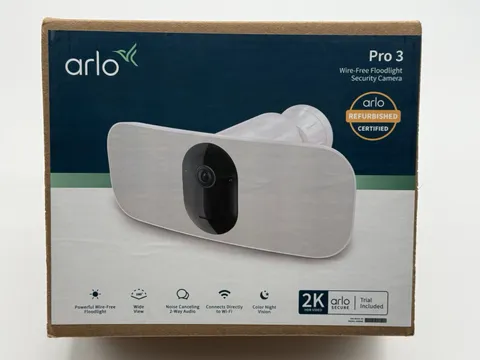 Arlo Pro 3 Floodlight Indoor/Outdoor Security Camera