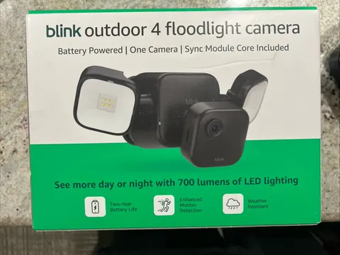 NEW Blink Outdoor 4 Floodlight Camera Wireless Smart Security Camera 700 Lumens