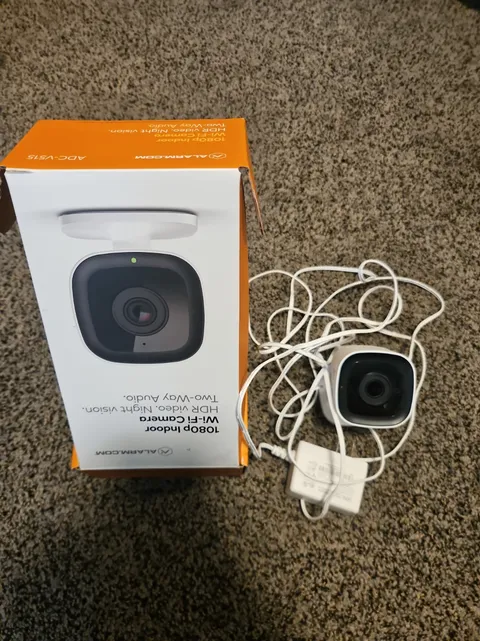 Alarm.com 1080p Indoor Wi-Fi Security Camera ADC-V515 New In Box UNTESTED
