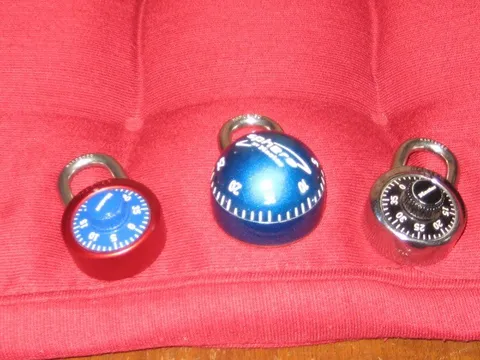 Master Lock Lot of 3 Combination Dial Padlock Locker ~Red, Blue, Black w/ Combos