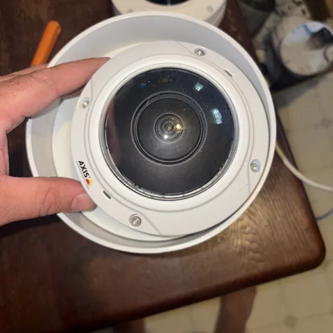 AXIS DOME NETWORK SECURITY CAMERA M3027-PVE 0556-001-03 Used with Wall Bracket
