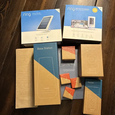 SimpliSafe SimpliCam 1080p Wi-Fi  Night Vision Motion, 9 pc Security System New