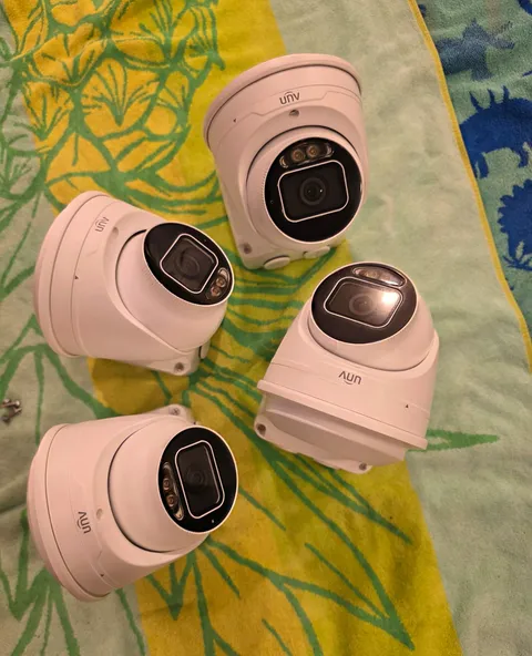 UNV IPC354SR4-ADPF28KM-WL-I0 IP/Network Wired Dome Cameras 4-Pack White