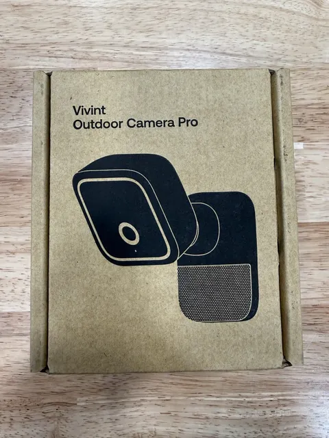 Vivint Outdoor Camera Pro 1080p Wi-Fi Outdoor Cam VS-ODC400-WHT. Brand New