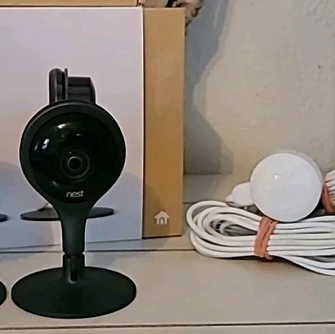 1 NEST Cam Indoor Smart Security Camera (1 Single Camera) Model NC1104US