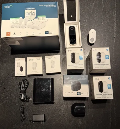 Arlo Ultra 2 4K & Essential XL 2K Security Camera System Bundle, 5 Cameras + Hub