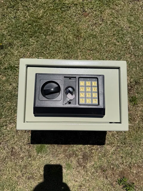 Beige Metal Digital Electric Safe Model 93575 Digital Keypad Lock AND KEYS Gun