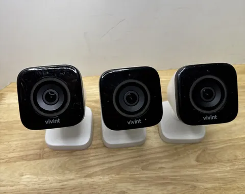 Lot of 3 Vivint Outdoor Camera Pro VS-ODC350-WHT UNTESTED READ