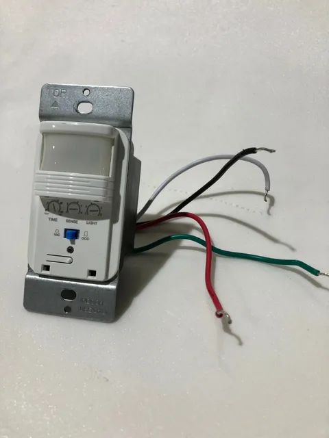 Motion Sensor Light Switch, Occupancy & Vacancy Model Motion Activated - USED
