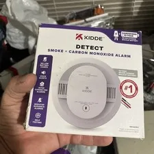 Kidde Smoke and Carbon Monoxide Detector with Interconnected Alarm Voice Alerts