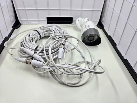Samsung SDC-8440BCN Security Camera Night Vision HD Weatherproof  + Cable