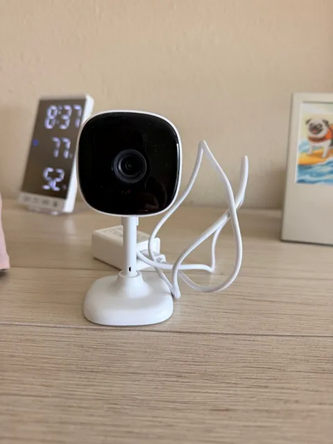 Merkury Smart Indoor Camera 1080p - Wi-Fi Security Cam with Night Vision, White 