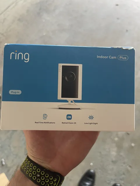 Ring Indoor Cam Plus, Plug-In, Retinal Vision 2K ~White ~ **NEW and SEALED**