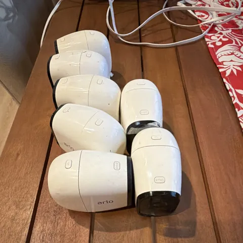 Arlo Wireless IP 720p Indoor/Outdoor Battery Cameras Lot of 7 White/Black