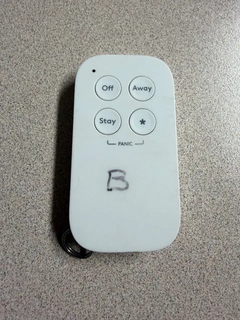 ADT KEYCHAIN REMOTE, WHITE, SKF3R0-29