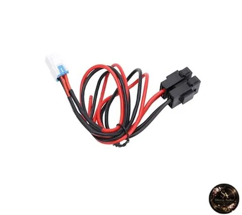 Fuse-equipped shortwave radio power cable providing long-term stable performance