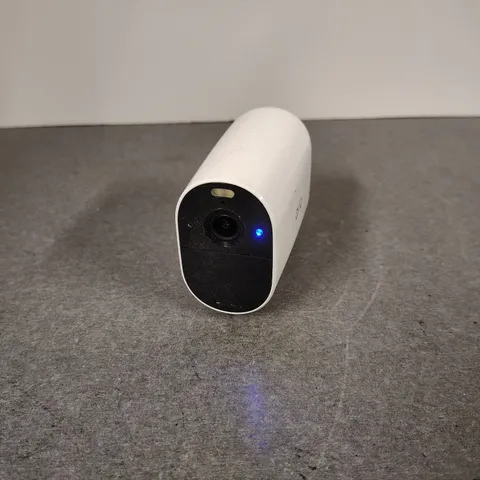 Arlo Essential XL VMC2032  Wireless Spotlight Security Camera White