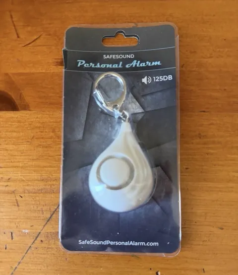 SafeSound Personal Alarm 125dB Emergency Safety Alarm Keychain White New