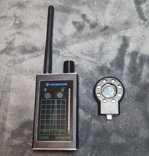 VAOECMS G320i Wireless RF Detector Handheld LED Indicator Black Indoor Only