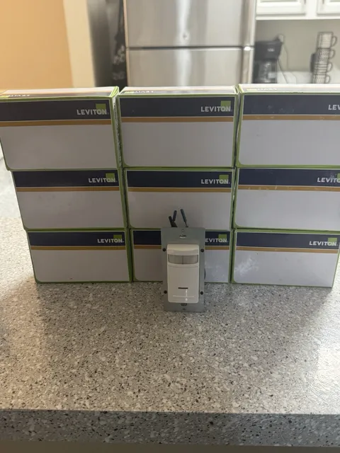 Leviton Motion Sensor Switch Atomic Beam Cop Cam White Wall-Mount