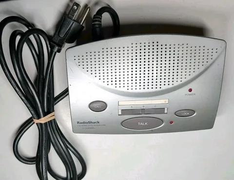 Radio Shack 43-3105 FM Wireless 3-Channel Intercom System Gray TESTED & WORKS