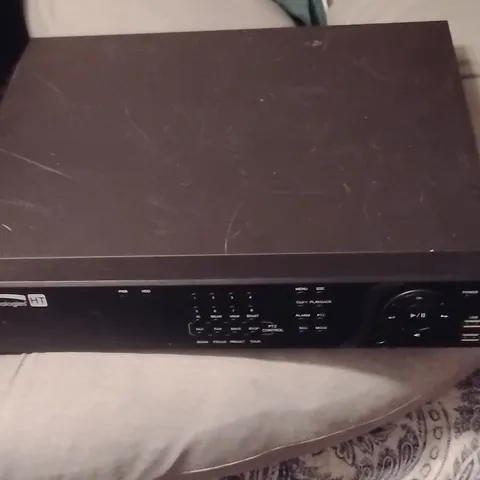 Speco Technologies D8HT2TB 16-Channel CCTV Surveillance DVR 2TB 1080p PTZ