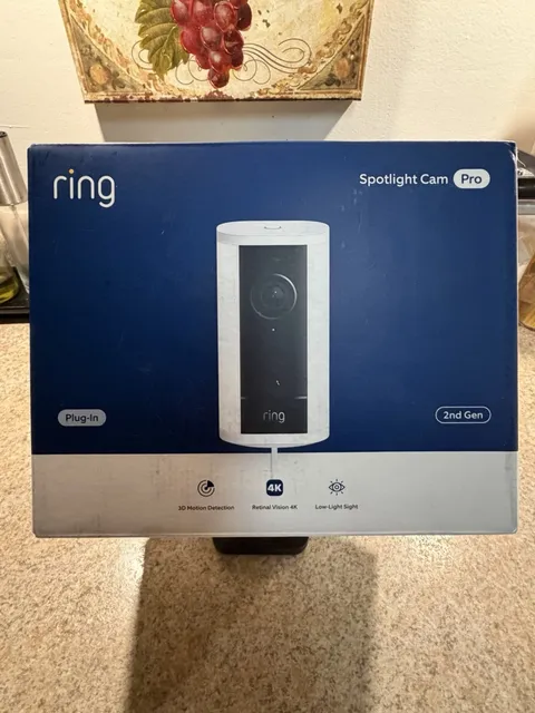 Brand New Ring Spotlight Cam Pro Plug-In 2nd Gen White 4k Retinal Vision 2025
