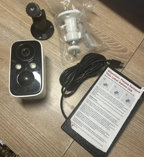 ✅ FOAOOD DF220 wireless security camera w/ Solar Panel - New In Sealed Box ✅
