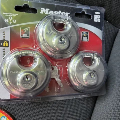 Master Lock No. 40TRI Weather Resistant Keyed Alike Shrouded Padlocks 3-Pack