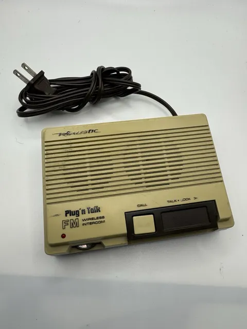 3B Vintage Realistic Plug N Talk 2 Station FM Wireless Intercom 43-207