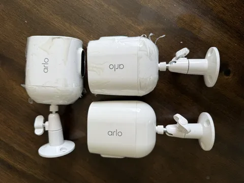 3X Arlo Essential Security Spotlight Camera Lot of 3 Cameras White (VMC2030)