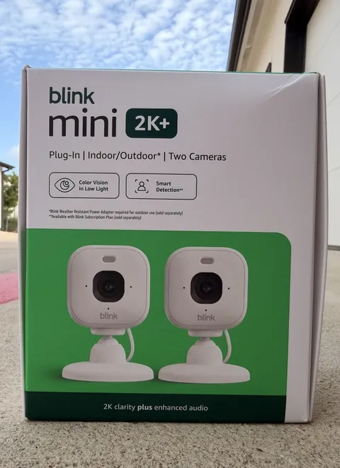 NEW 2 PACK Blink Mini 2k+ Cameras Indoor/Outdoor Plug-in 2K Video WHITE