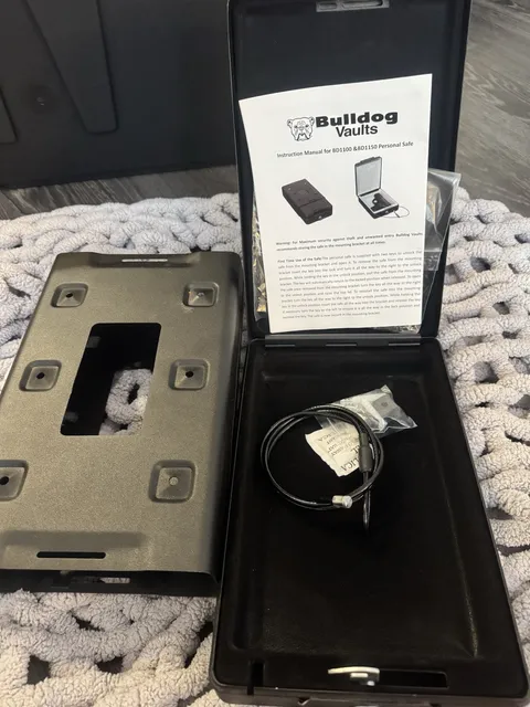 Bulldog Vaults Personal Safe BD1100 BD1150 Steel Security Box w/ Key