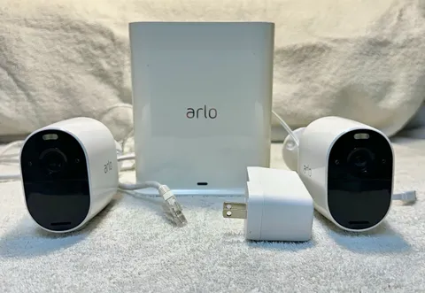 Arlo Ultra Pro VMB5000 Station w/ 2 Cameras 1080p Wi-Fi Night Vision