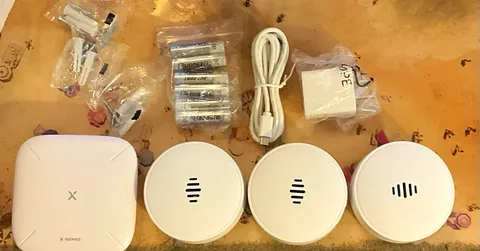 X-Sense Wireless Wi-Fi Smoke Alarm Set, White, Alexa/Google, Mount Kit