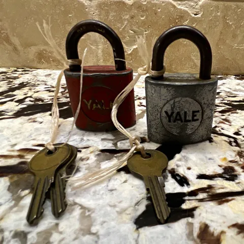 Yale Keyed Padlocks 2-Pack Red & Gray Metal Painted Finish w/ 2 Keys