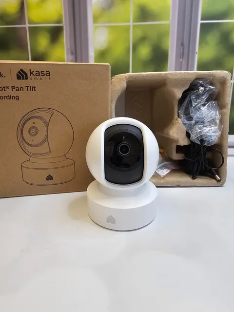 TP-Link Kasa Spot Pan Tilt 24/7 Recording EC70 Indoor Security Camera